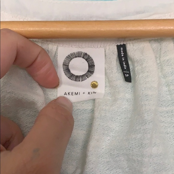 Akemi+Kin top - Picture 6 of 6